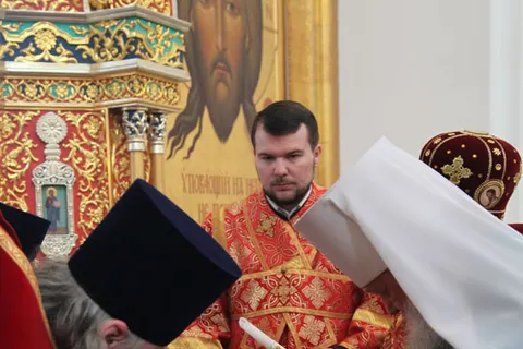 Благодатный огонь из Успенского собора горит во всех храмах Ярославской епархии (с фото)