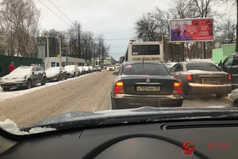 Снежная западня: весь Ярославль встал в небывалые пробки