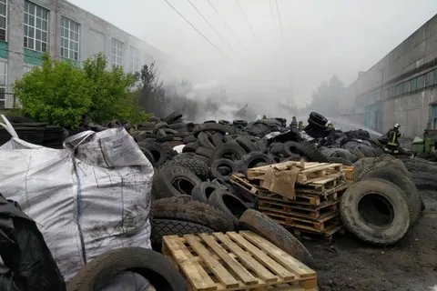 Прокуратура начала проверку по факту пожара в ярославской промзоне
