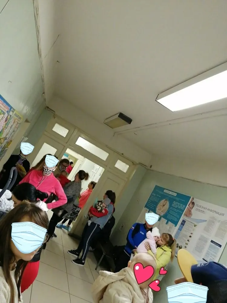 В ярославской детской поликлинике выстроилась огромная очередь к стоматологу