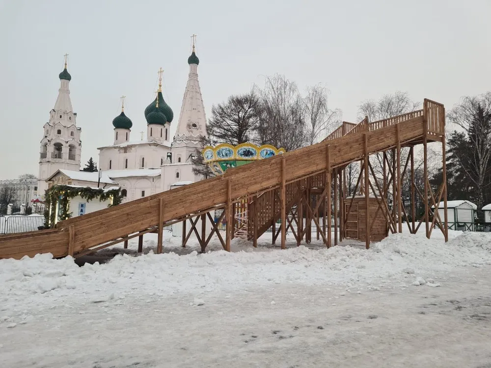 Всесезонную горку в центре Ярославля разберут