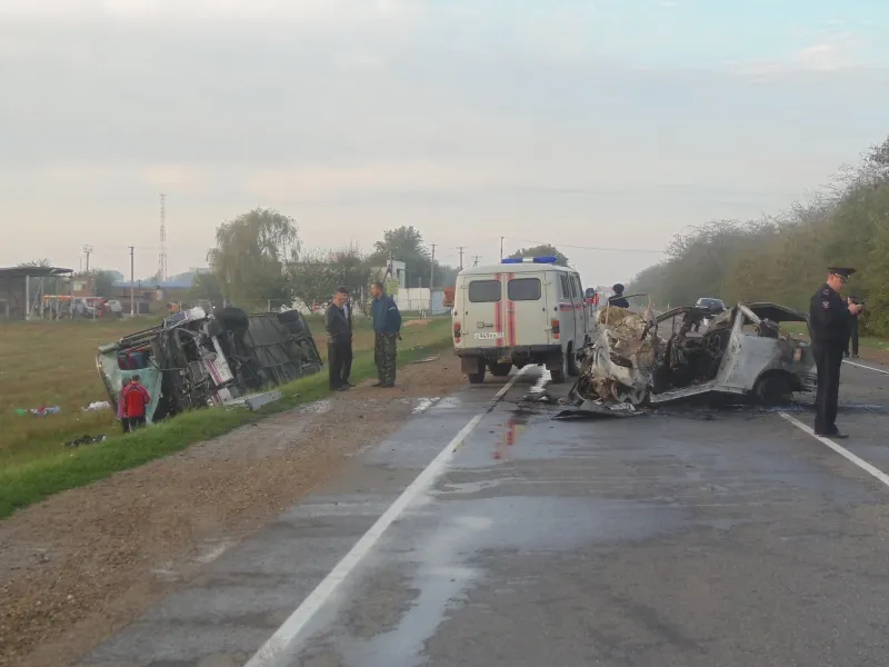 Автобус, следовавший из Крыма в Ярославль, попал в аварию