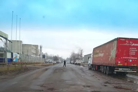 Ярославцы об улице Промышленной: дорога уничтожена техникой и врагом