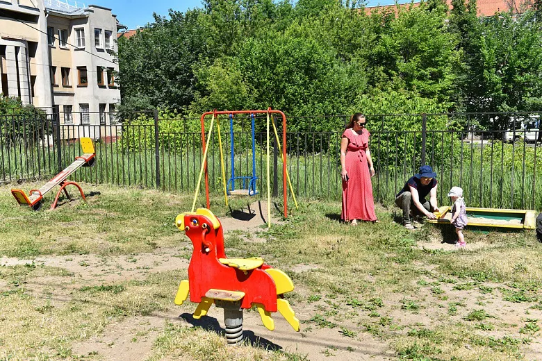 Жители Красноперекопского района Ярославля взяли на содержание детские площадки